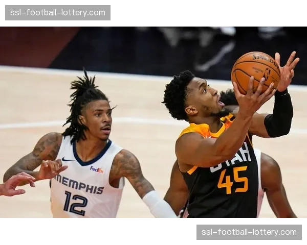 爵士147-101大胜灰熊，姆本、康查尔、马沙克同场砍下三双创历史